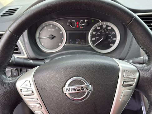 Used 2014 Nissan Sentra SR w/ SR Driver Package FWD image 9