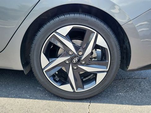 Used 2021 Hyundai Elantra Limited FWD image 7