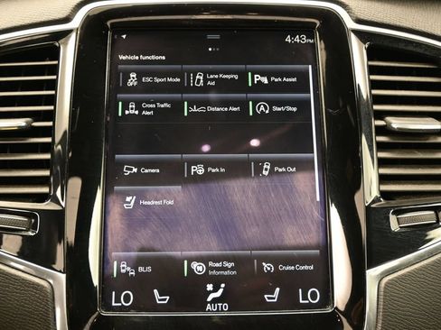 Used 2018 Volvo XC90 T6 Momentum w/ Convenience Package AWD/4WD image 23