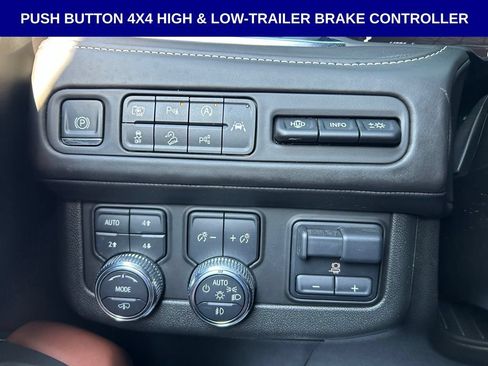 Used 2023 GMC Yukon Denali Ultimate AWD/4WD image 20
