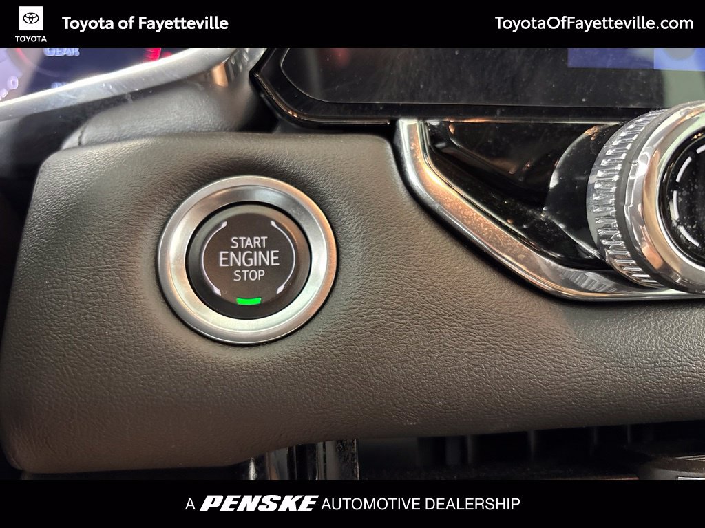 Used 2025 GMC Canyon Elevation w/ Technology Package AWD/4WD image 32
