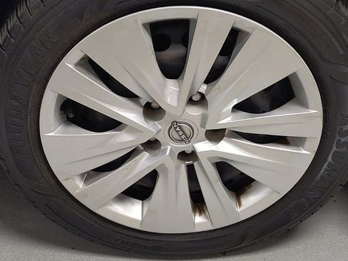 Used 2024 Nissan Sentra S FWD image 31