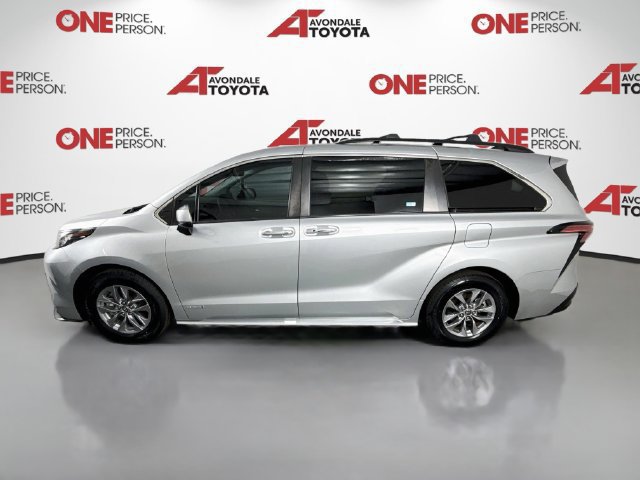 Certified 2021 Toyota Sienna XLE FWD image 5