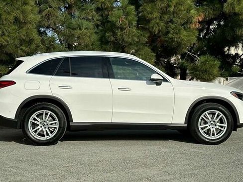 Certified 2025 Mercedes-Benz GLC 300 image 3