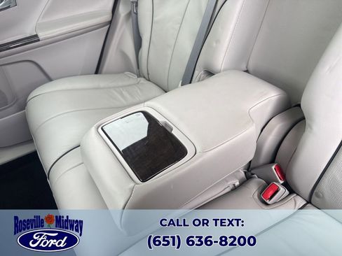 Used 2013 Toyota Venza XLE image 28