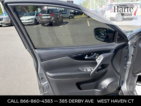 Used 2017 Nissan Rogue Sport SV w/ SV Premium Package AWD/4WD image 11