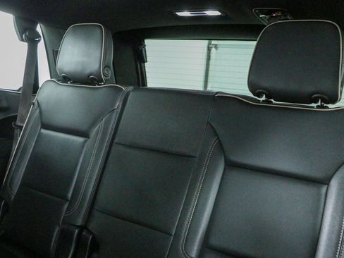 Used 2023 GMC Yukon SLT w/ SLT Premium Package AWD/4WD image 29