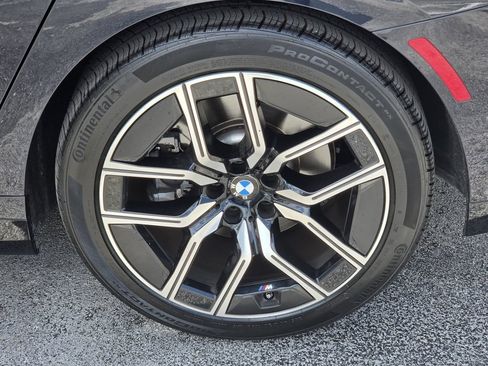 Used 2025 BMW 740i xDrive AWD/4WD image 7