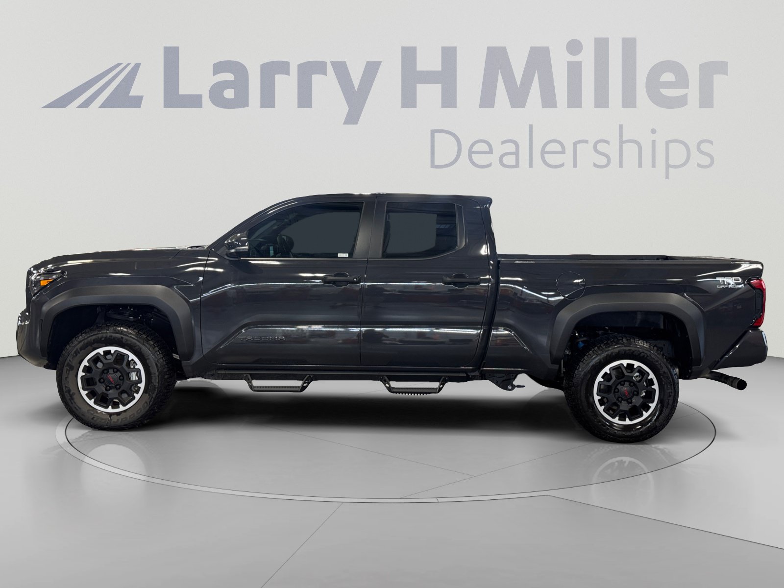 Certified 2026 Toyota Tacoma TRD Off-Road w/ TRD Off Road Upgrade Package AWD/4WD image 2