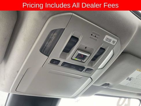 Used 2020 Toyota Highlander Limited AWD/4WD image 27