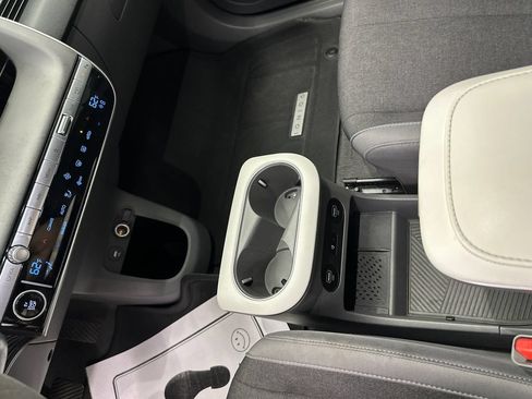 Used 2024 Hyundai Ioniq 5 SEL RWD image 31