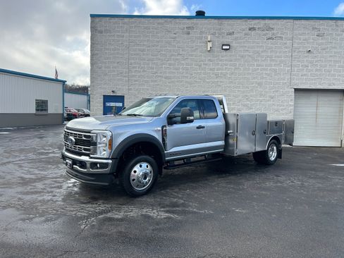 New 2026 Ford F550 4x4 Supercab Super Duty w/ XLT Value Package image 4