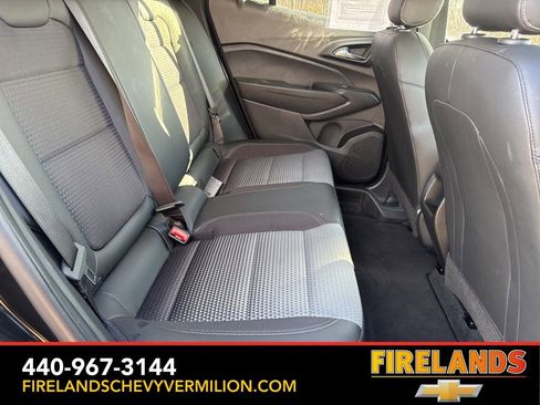 Used 2025 Chevrolet Trax LT w/ LT Convenience Package image 33