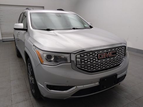 Used 2019 GMC Acadia Denali w/ Technology Package FWD image 14
