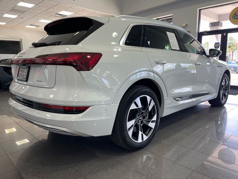 Used 2023 Audi e-tron Premium Plus w/ Premium Plus Package AWD/4WD image 5