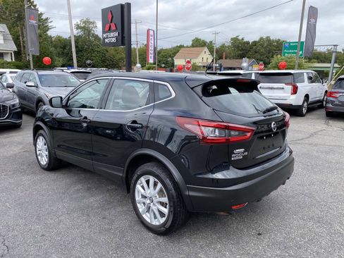 Used 2021 Nissan Rogue Sport S image 3