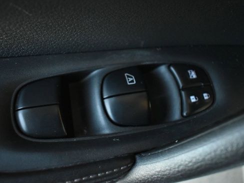 Used 2020 Nissan Rogue S w/ Special Edition Package image 13