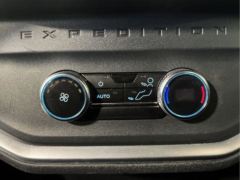 Used 2025 Ford Expedition Active AWD/4WD image 20