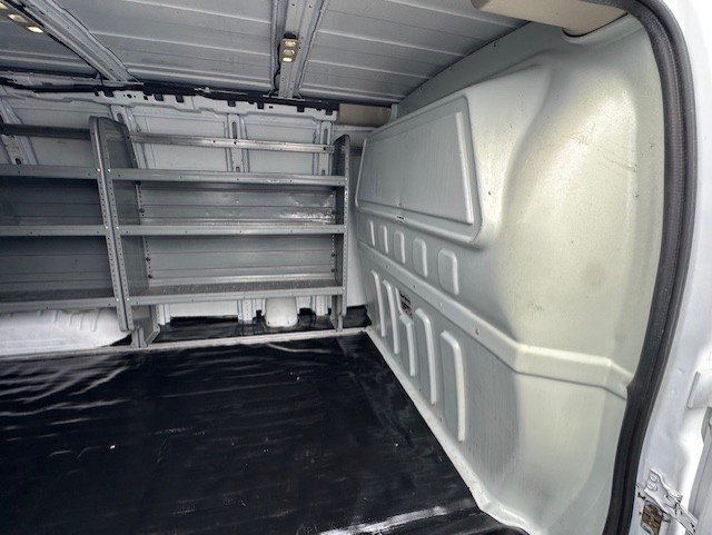 Used 2016 Chevrolet Express 2500 RWD image 11