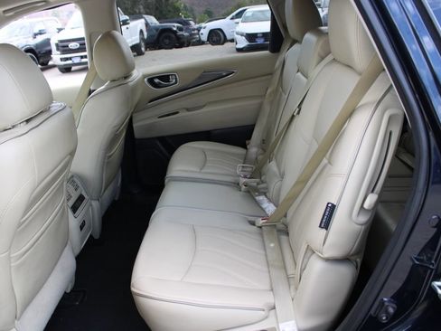 Used 2020 INFINITI QX60 Luxe w/ Essential Package FWD image 16