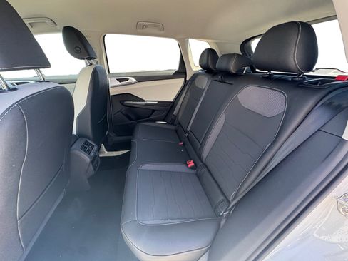 New 2025 Volkswagen Taos SE image 3