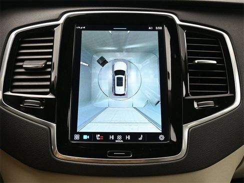 Used 2023 Volvo XC90 B6 Plus w/ Protection Package image 21