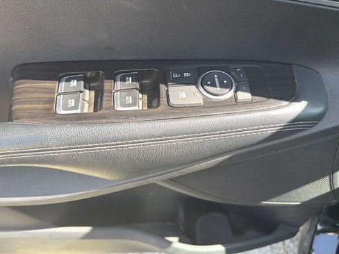 Used 2020 Kia Sorento FWD V6 image 11