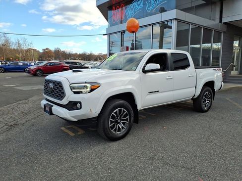 Certified 2023 Toyota Tacoma TRD Sport image 3