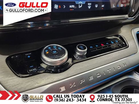 Used 2025 Ford Expedition Platinum w/ Driver's Package AWD/4WD image 28