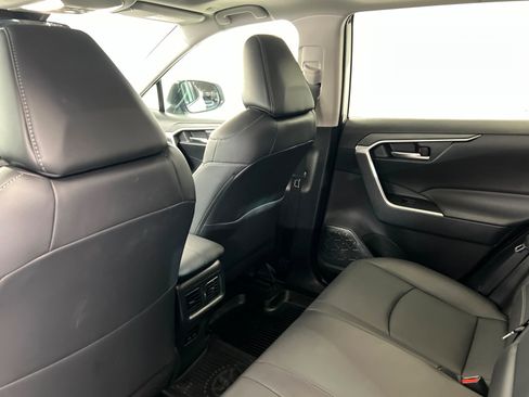 Used 2025 Toyota RAV4 XLE Premium image 20