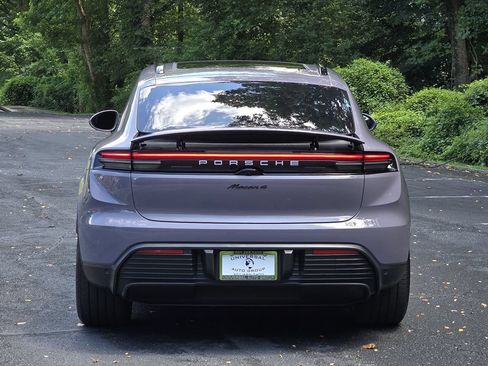 Used 2025 Porsche Macan 4 Electric AWD/4WD image 5