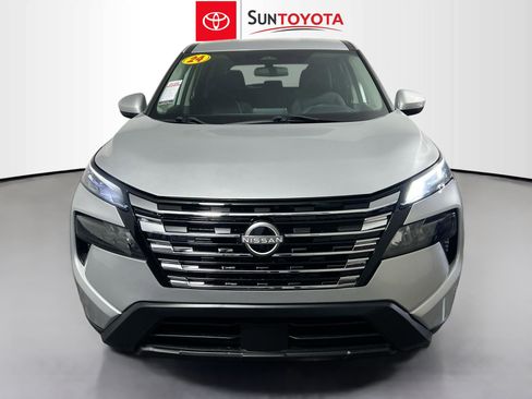 Used 2024 Nissan Rogue SV image 10