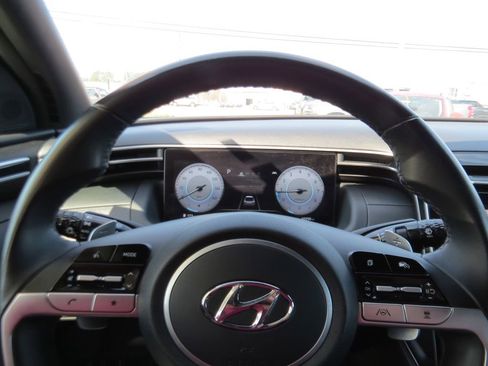 Used 2023 Hyundai Santa Cruz SEL Premium image 19