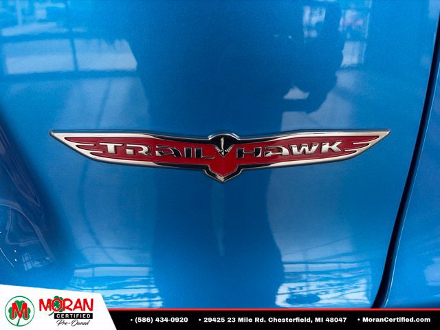 Used 2019 Jeep Cherokee Trailhawk w/ Cold Weather Group AWD/4WD image 8
