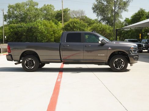 Used 2025 RAM 2500 Laramie AWD/4WD image 6