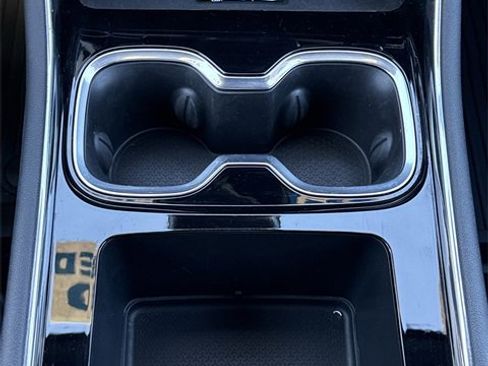 Used 2025 Chevrolet Traverse LT image 26