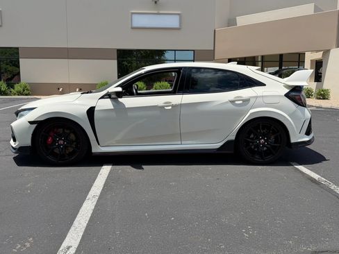 Used 2018 Honda Civic Type R image 6