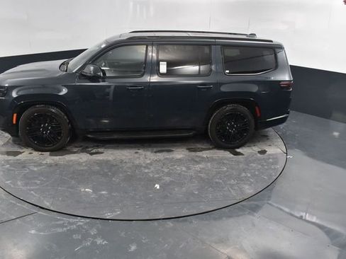 Used 2022 Jeep Wagoneer Series III image 39