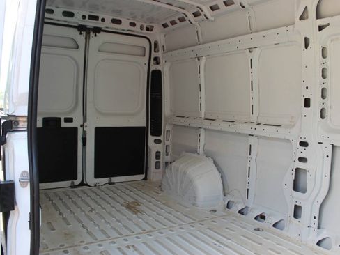 Used 2025 RAM ProMaster 2500 w/ Convenience Group FWD image 10