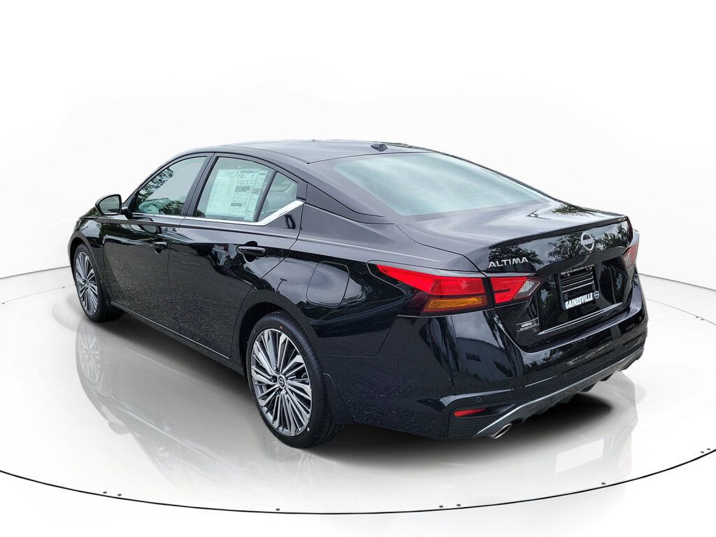 New 2026 Nissan Altima 2.5 SV FWD image 3