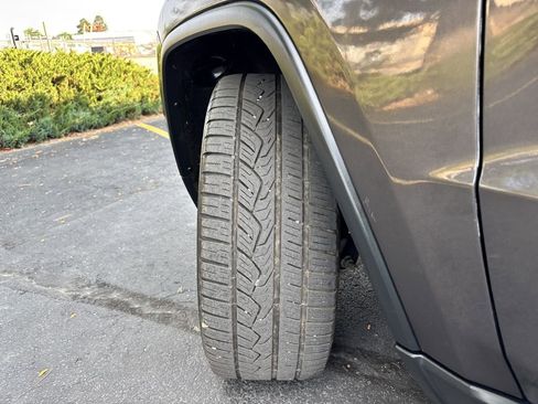 Used 2016 Jeep Grand Cherokee Limited image 26