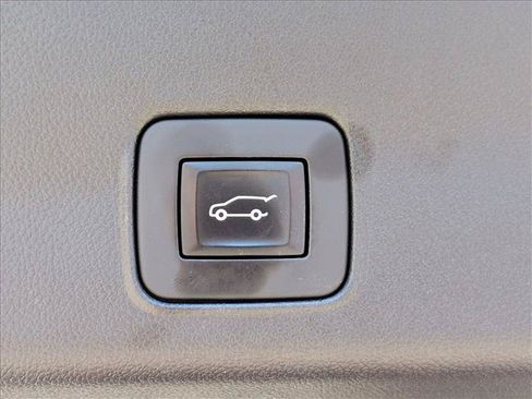 Used 2022 Chevrolet TrailBlazer ACTIV w/ Sun and Liftgate Package AWD/4WD image 11