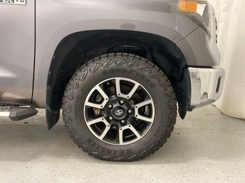 Used 2021 Toyota Tundra SR5 w/ SR5 Leather Package AWD/4WD image 8