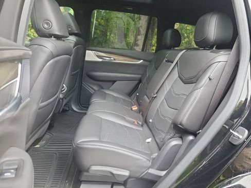 Certified 2022 Cadillac XT6 Sport w/ Platinum Package image 3