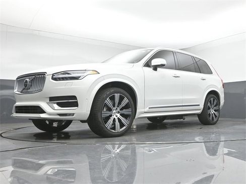 Used 2024 Volvo XC90 B6 Plus w/ Protection Package Premier image 39
