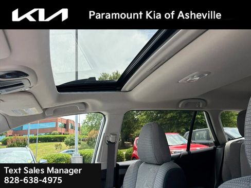 Used 2024 Subaru Outback Premium AWD/4WD image 14