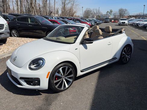 Used 2015 Volkswagen Beetle R-Line image 12