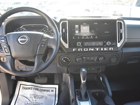 Used 2025 Nissan Frontier SV image 16