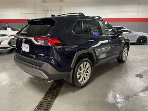 Used 2025 Toyota RAV4 Limited FWD image 10