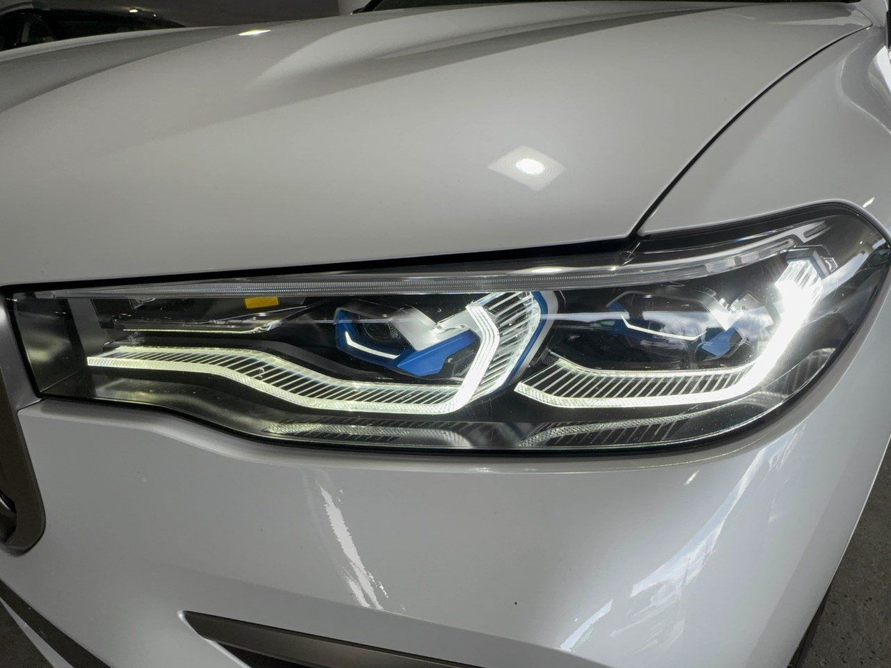 Used 2021 BMW X7 M50i AWD/4WD image 9